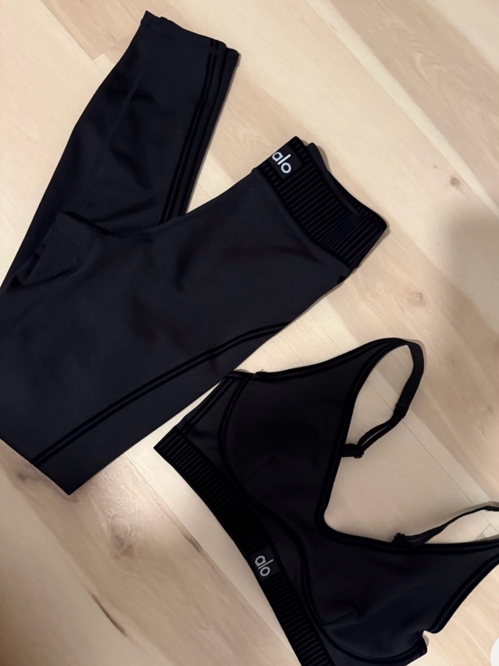 Yoga Black Sports Bra and Leggings Set size S